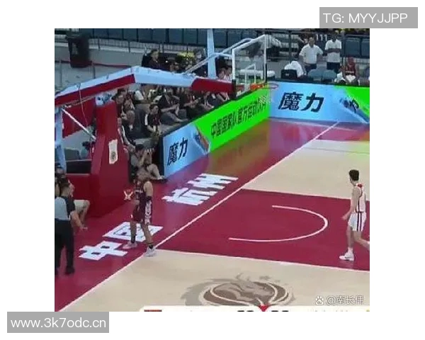 成都排球队灵活性引发热议球迷观点各异分析背后的战术思考